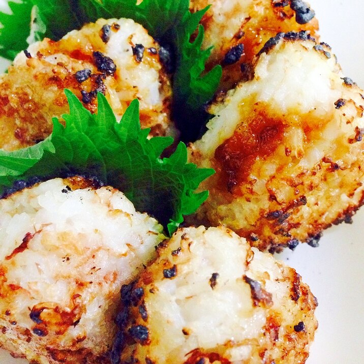★夜食やピクニックに☆鯛味噌入り♪焼きおにぎり!